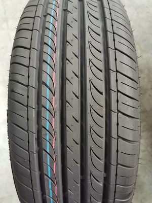 V Symbole de vitesse 205-225 mm Largeur radiale du pneu de voiture de tourisme 155/65R13