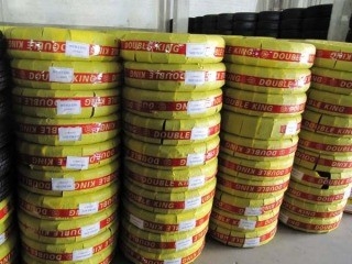 Augmenter les performances de la course avec 145/70R12 PCR pneu de voiture s'adapte à 16-20 pouces roues