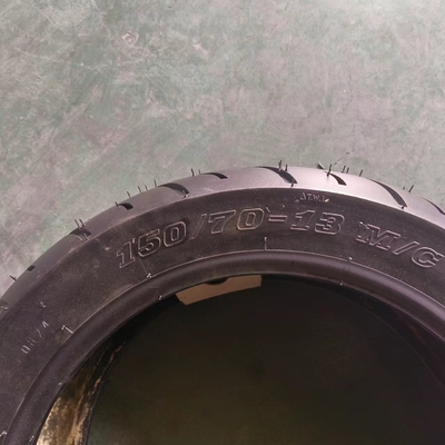 Contenu en caoutchouc de 35% à 55% pneumatique de motocycle en nylon sans tube 150/70-13 pneumatiques à remplacer/réparer