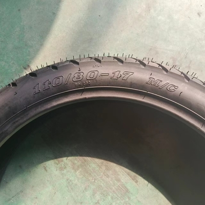 Pneus/pneus 110/80-17 pour motocyclette à grande vitesse avec boîtier de pneus provenant de pneus de fabrication