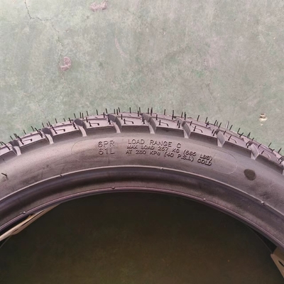 100/90-17 17 pouces pneumatique de moto sans tube avec une teneur en caoutchouc et 6pr/8pr Ply Rating