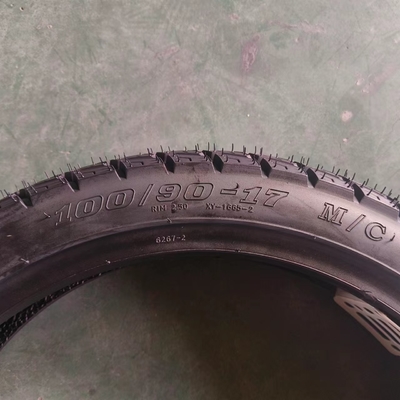 100/90-17 17 pouces pneumatique de moto sans tube avec une teneur en caoutchouc et 6pr/8pr Ply Rating