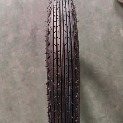 18 pouces 2,50-18 pneus de moto personnalisés avec caoutchouc naturel et 35%-55% de teneur en caoutchouc
