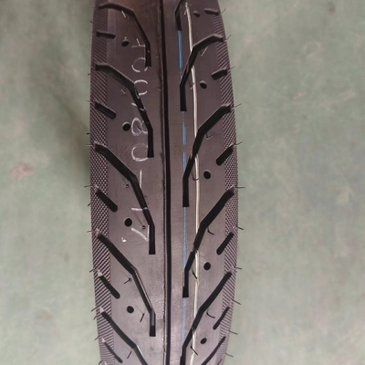 Pneus de moto sans tube en nylon 100/80-17 OEM accepté à Qingdao avec port de chargement