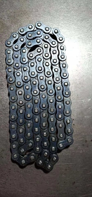 Chaîne de moto noire et broche pour les performances sur les motos BAJAJ 428-112L