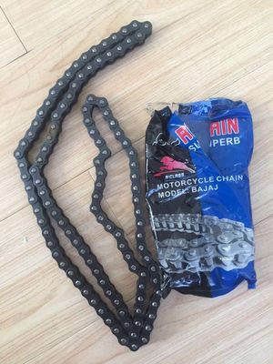 428-112L BAJAJ Chaîne de pièces détachées de moto avec finition noire 112L pièce incluse
