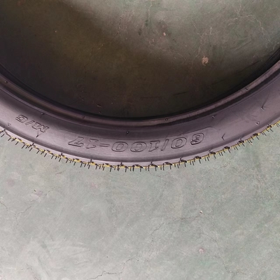 Casque de pneu homologué CE 60/100-17 Le choix idéal pour la réparation et le remplacement de motos