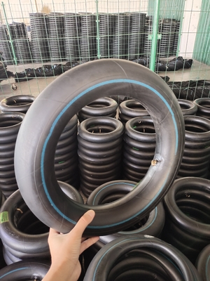 Ventilateurs et tubes intérieurs en caoutchouc naturel pour pneus de motocyclettes de 3,00 à 18