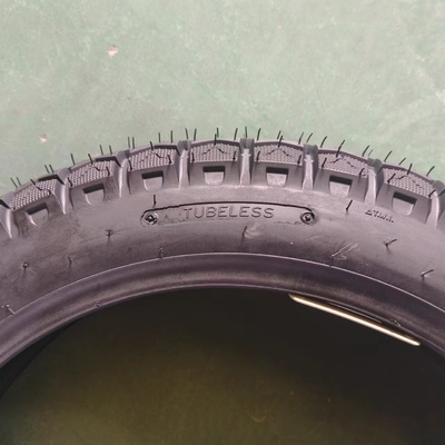 Qingdao Vendre pneus de caoutchouc 3,50-16 pneus de moto fabriqués à partir de caoutchouc naturel acier nylon