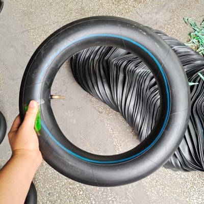 500% Elogation Tube intérieur 90/90-18 300-18 Fabriqué à partir de caoutchouc butyle pour pneus de moto