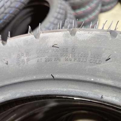 110/90-17 Pneus et jantes de motocyclettes destinés à la réparation ou au remplacement