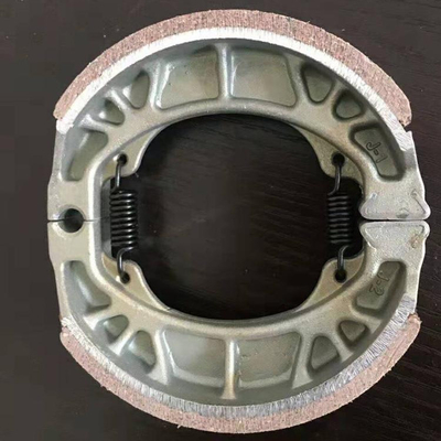 Fournir directement des pièces détachées chinoises et d'autres souliers de frein de moto avec photo