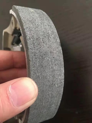Fournir directement des pièces détachées chinoises et d'autres souliers de frein de moto avec photo
