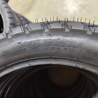 Pneus pour motocycle 110/90-17 Pneus sans tube 6pr/8pr