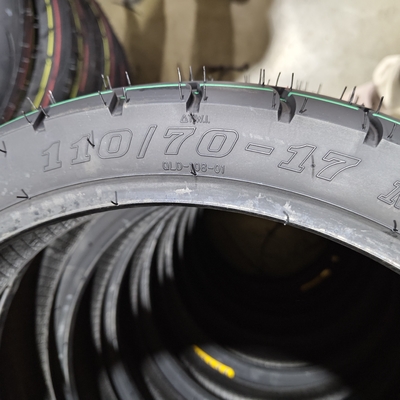 Pneus de moto de première qualité 110/70-17 destinés à la réparation ou au remplacement