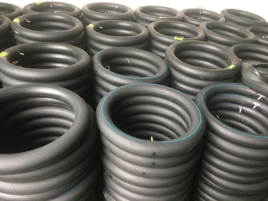 Tubes intérieures en caoutchouc naturel pour motocycle 3.00-14 300x14 300*14 avec résistance 8.5-9MPA