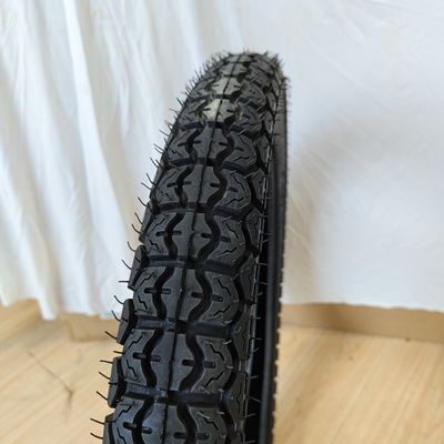 Produit 3.00-18 Pneus sans tube pour motocycle pour vos besoins