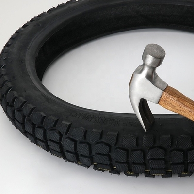 500% d'allongement et 10,5 MPA de résistance à la traction pneu de moto 90/90-19 pour la performance