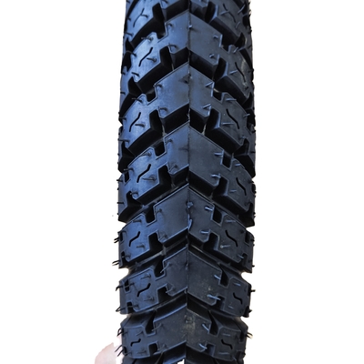Pneus naturels en caoutchouc pour motocyclettes en boîtier Pneus résistants à l'usure directe Pneus pour motocyclettes3.00-17