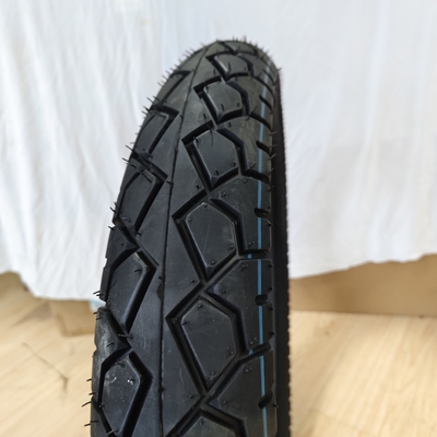 100/90-18 Pneus sans tube pour moto avec teneur en caoutchouc naturel de 35% à 55%