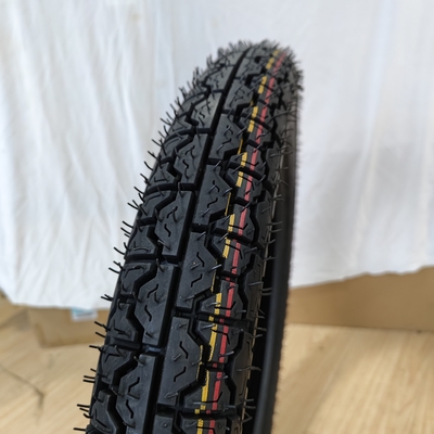 Les pneus de motocyclettes 300-17 acceptés par l'OEM pour la teneur en caoutchouc moto 35%-55%