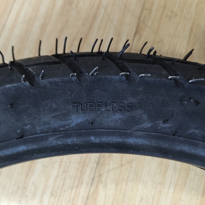 Matériau de nylon 90/90-18 de caoutchouc naturel d'acier de motocyclettes pour le chargement du port de Qingdao