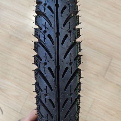 3.00-17 Pneus de moto fabriqués à partir de matières premières naturelles en caoutchouc, acier et nylon