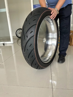 170/50-21 160/50-23 Pneus à demi-démolissement à chaud pour moto 8.2 kg Délai de livraison 25-30 jours