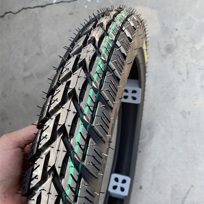 35% à 55% de teneur en caoutchouc du boîtier de pneu pour moto Sapphire 2.75-18 Excellente performance