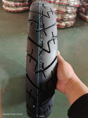 90/90-18 Pneus de moto adaptés à diverses exigences du client