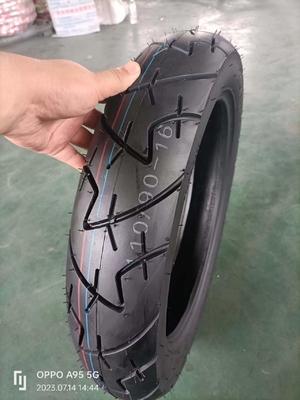 90/90-18 Pneus de moto adaptés à diverses exigences du client