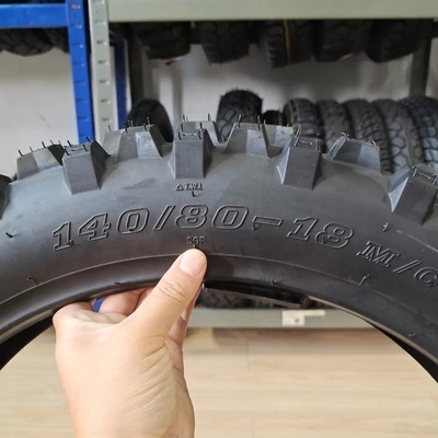 Solution de tuyaux de pneus personnalisable avec logo pour les spécifications OEM