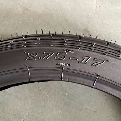Pneus de moteur de 13 pouces populaires 2.50-17 2.75-17 2.50-18 2.75-18 avec boîtier de pneus