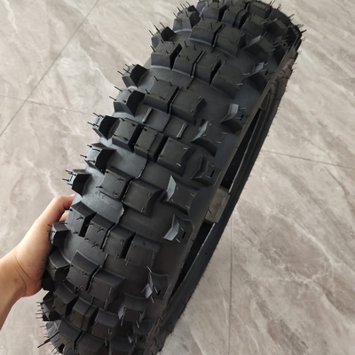 140/80-18 Pneus super doux et moyennement doux à Qingdao, adaptés à divers terrains