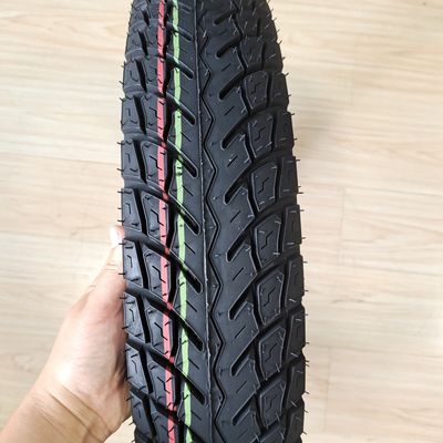 17 Taille du pneu Pneus de moto en caoutchouc naturel 110/90-17 100/90-17 pour les performances