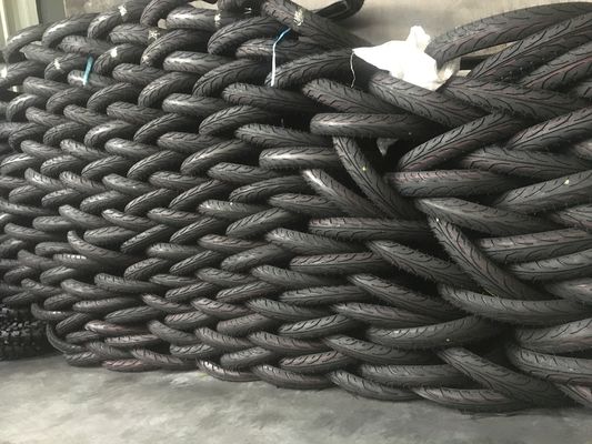 17 Taille du pneu Pneus de moto en caoutchouc naturel 110/90-17 100/90-17 pour les performances