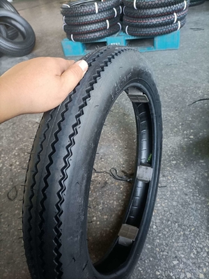 Améliorez votre trajet avec des pneus de moto à dent de scie en caoutchouc naturel et un boîtier