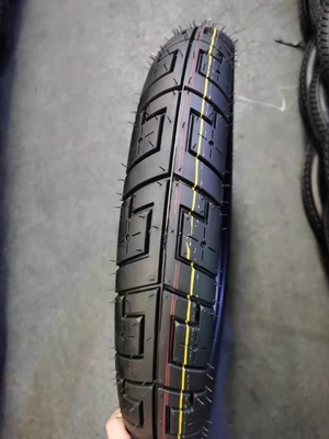 35% 45% Rueebr Contenu roues de motocyclettes pneus pour motocyclettes 90/90-18 au port de Qingdao