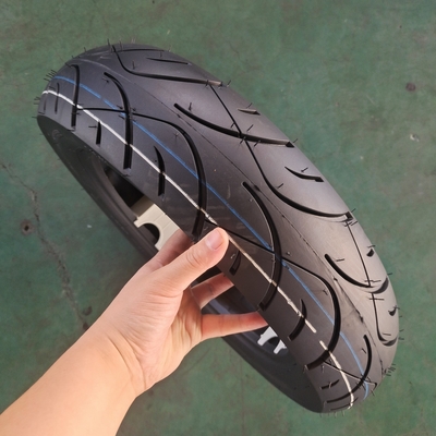 110/90-13 Pneus de motocyclettes et pneus à moteur à port de Qingdao
