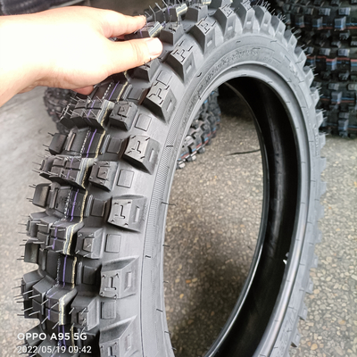 Pneus de moto de course tout-terrain 140/80-18 avec 35% à 55% de caoutchouc et pneus mous