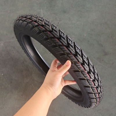 2.75-17 Pneus de moto avec caoutchouc naturel et 35% à 55% de caoutchouc au mieux