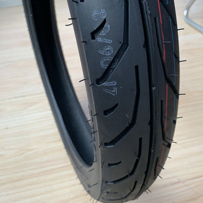 Contenu en caoutchouc de 35% à 55% Marché africain Pneus de moto 80/90-17 Pièces et accessoires