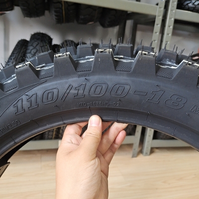 MOTOCROSS 110100-18 Pneus de moto avec matière première Nature caoutchouc acier nylon