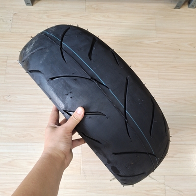 Pneus de motocyclette 180/55-17 190/55-17 pour le port de chargement de Qingdao