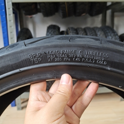 Pneus de motocyclette 180/55-17 190/55-17 pour le port de chargement de Qingdao