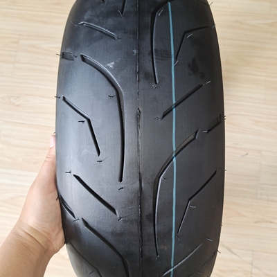 6PR/8PR Ply Rating Nature caoutchouc acier nylon Matériau pneumatique de motocycle 180/55-17