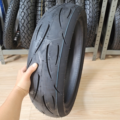 Pneus de moto professionnels en caoutchouc naturel en acier nylon 140/60-17 à Qingdao