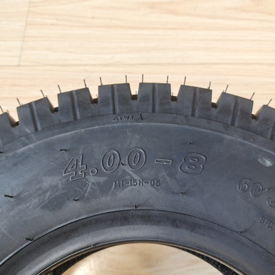 OEM Acceptable 4.00-8 Pneus de moto pour l'Égypte Pneus de scooter en noir
