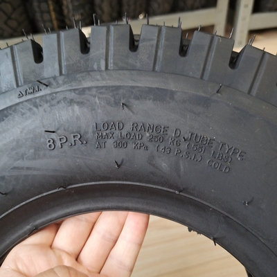 OEM Acceptable 4.00-8 Pneus de moto pour l'Égypte Pneus de scooter en noir