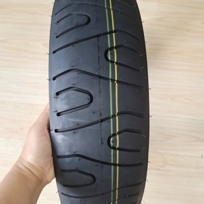 Pneus de moto en caoutchouc naturel 130/70-17 8PR Partie de rechange de haute performance pour les motards